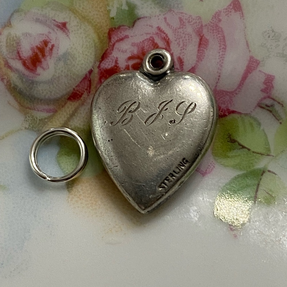 Vintage Fleur Des Lis Sterling Puffy Heart Charm/Pendant - Picture 2 of 3